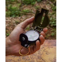 KOMPAS MILITARNY - PRECYZYJNY I SOLIDNY