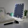 LUSTERKO LED - ELEGANCKIE OŚWIETLENIE DO MAKIJAŻU