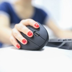 MYSZ BEZPRZEWODOWA PIONOWA - ERGONOMICZNY DESIGN