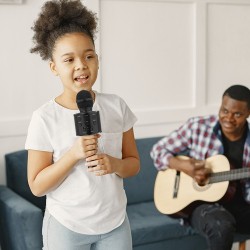 MIKROFON KARAOKE CZARNY IZOXIS 22189 - ZABAWA DLA CAŁEJ RODZINY
