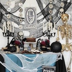 PAJĘCZYNA DEKORACJA 198X76CM - KLASYCZNA DEKORACJA HALLOWEEN