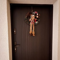 WIANEK ŚWIĄTECZNY NA DRZWI RENIFER 22316 - EFEKTOWNY AKCENT NA ŚWIĘTA