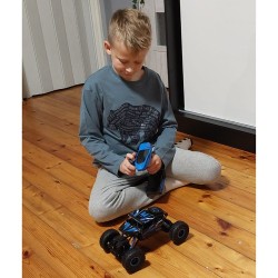 SAMOCHÓD TERENOWY ZDALNIE STEROWANY TRUCK - EKSCYTUJĄCA ROZRYWKA