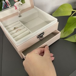 SZKATUŁKA KUFEREK NA BIŻUTERIĘ Z POZYTYWKĄ - ELEGANCKA I PRAKTYCZNA OZDOBNA
