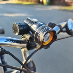 LAMPKA ROWEROWA T6 USB + TYLNE ŚWIATŁO 23681 - MOCNE OŚWIETLENIE I BEZPIECZEŃSTWO