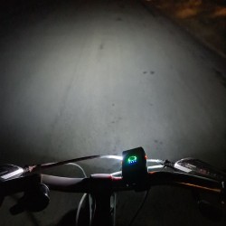 LAMPKA ROWEROWA 4T6 USB + TYLNE ŚWIATŁO 23677 - EKSTREMALNIE JASNA I FUNKCJONALNA